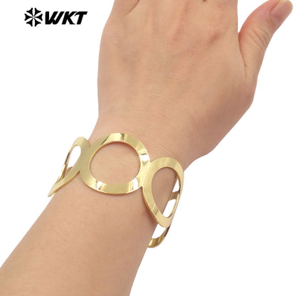 WT-B669 Best Selling Wholesale Round Cutout Design 18K Gold Plated Natural Yellow Brass Bracelet As Special Gift for Women