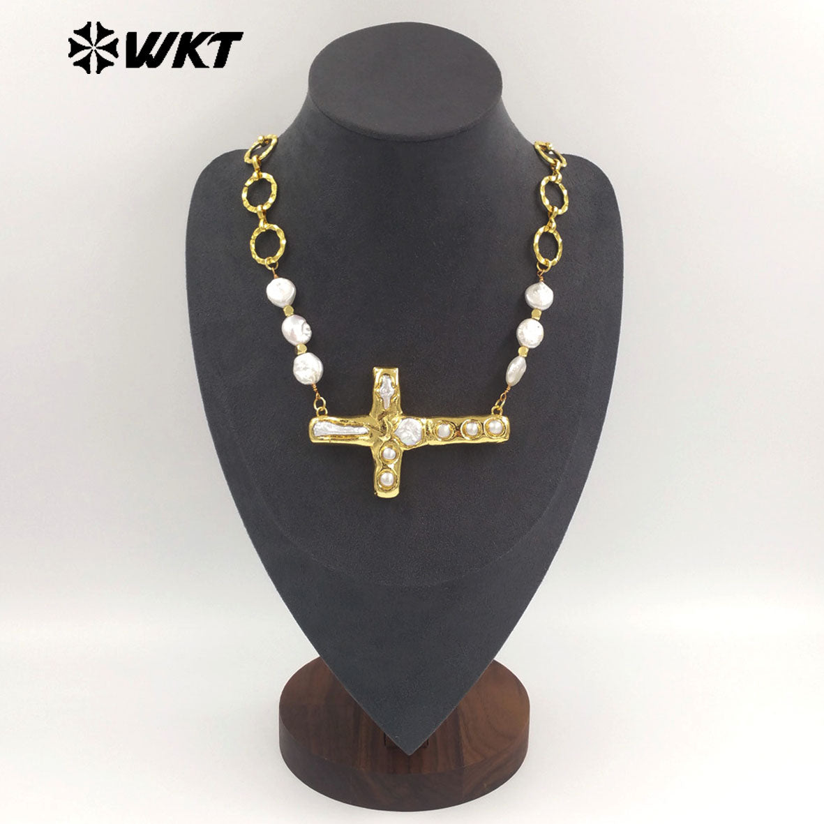 WT-JN369 Exclusive 18K Gold Electroplated Natural Freshwater Pearl Chain And Cross Pendant Necklace For Women Daily Matching