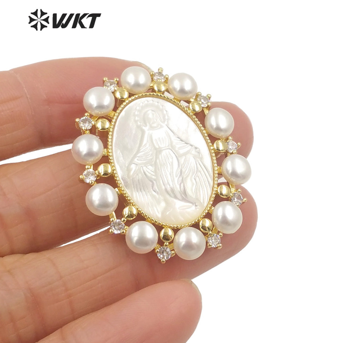 WT-JP277 Amazing Unique Gold Micro Pave Cubic Zircon White Shell Pendant European Hot Gorgeous Pearl Charm Mary Pendant