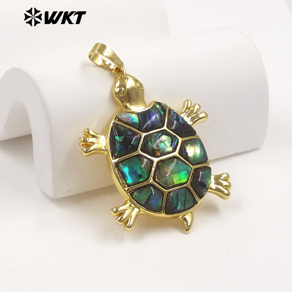 WT-JP513 Cute Style Gold Electroplated Natural Abalone Shell Sea Turtle Little Pendant As Women Jewelry DIY Findings