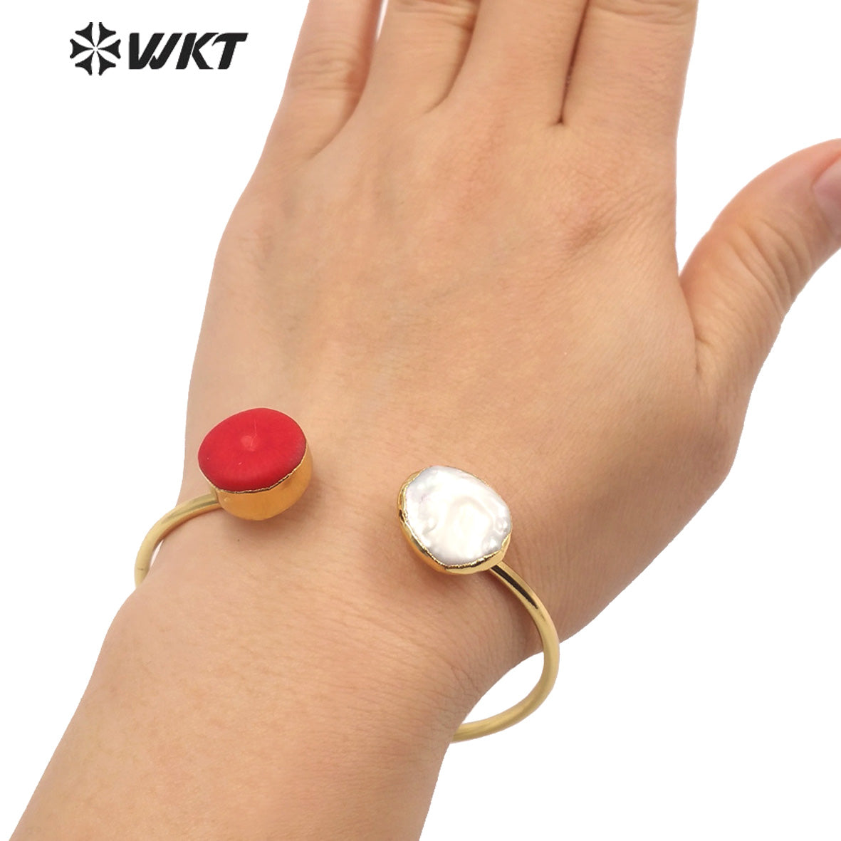 WT-MPB052 Beautiful Sample Red Coral Bangles Natural Pearl Bangles Brass with 18k Real Gold Plated Exotic Natural Pearl Bangles