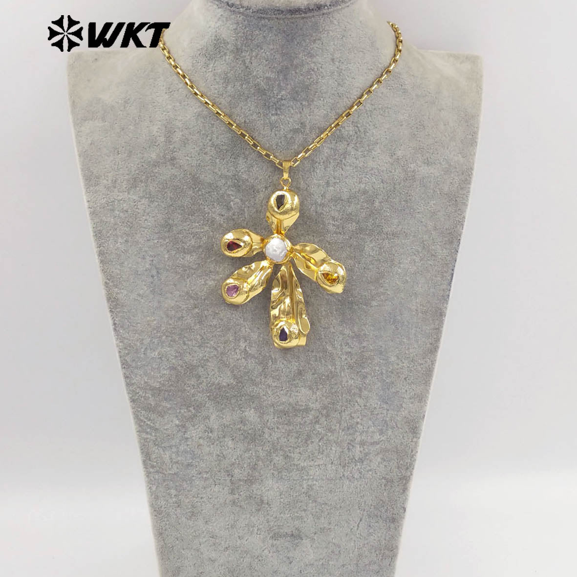 WT-JN361 Wholesale 18K Gold Plated Natural Freshwater Pearl And Zircon Windmill Shape Pendant Necklace For Women Fashion Match