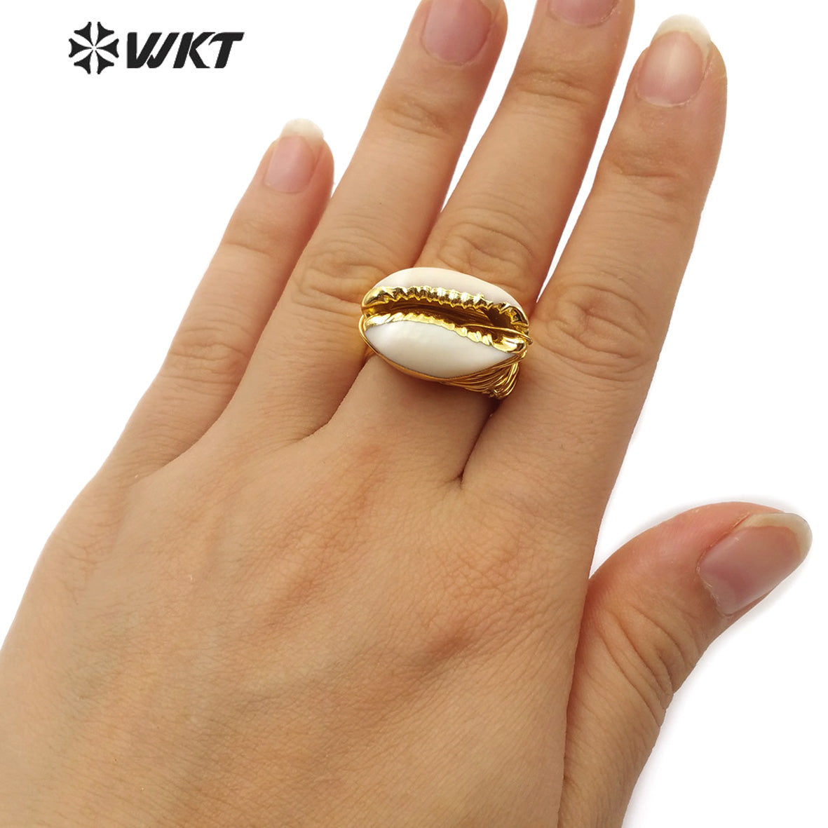 WT-R339 Wholesale Wire Wrapped Cowrie Ring New Arrival Natural Cowrie Gold Electroplated Ring Women Charm Jewelry Ring