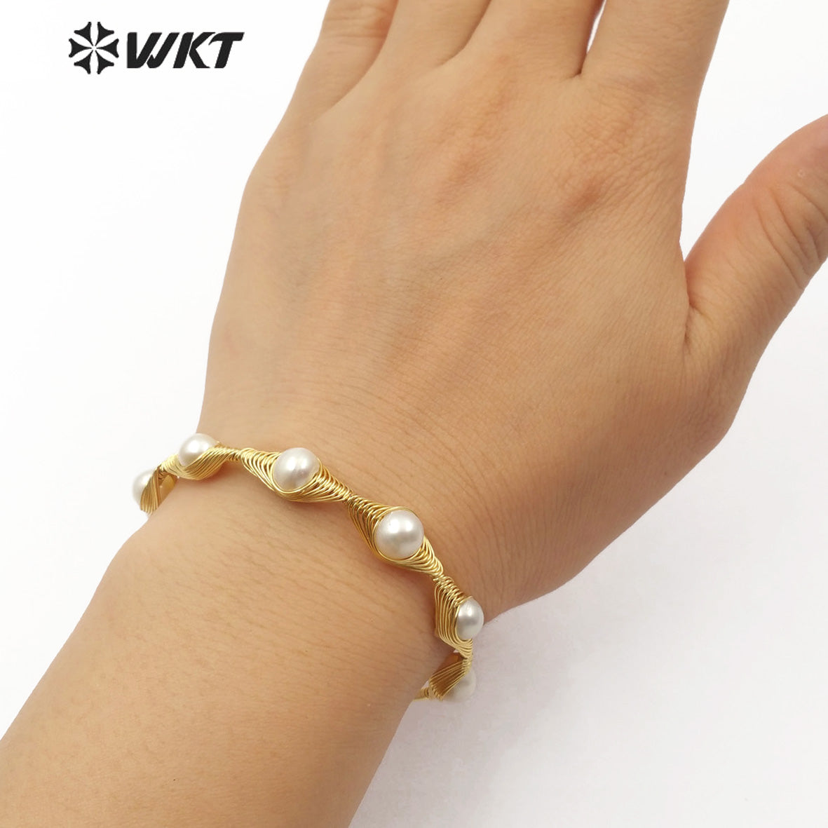 WT-B502 New Hot Sales Copper Wire Wrap Around Pearl Bangle Natural Pearl Bangle Women Fashion Charm Bracelet Bangle