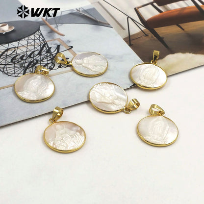 WT-JP042 New Arrival White Shell Virgin Mary Jesus Christ Pattern Round Metal Electroplated for Women Jewelry Shape Pendants