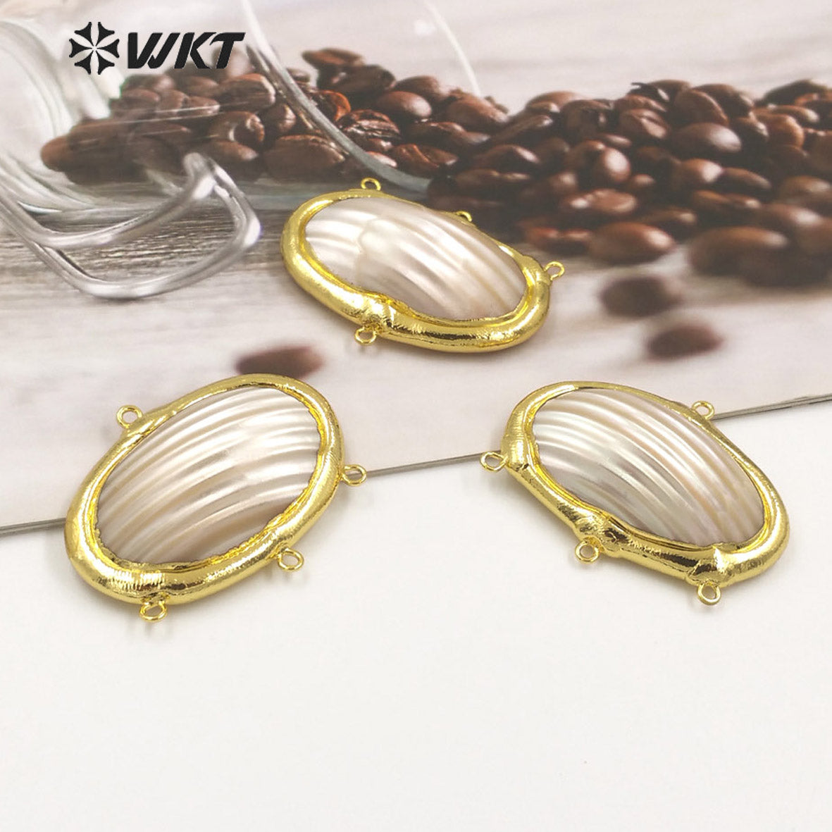 WT-PC009 Amazing 18k Real Gold Plated Oval Shape Natural White Mabe Shell Connectors With Hoops for Jewelry Necklace Design