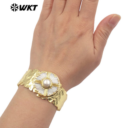 MPB123 High Quality Bohemia Style Gold Plated With Natural Round Pearl Handmade Carved Shell Women Metal Bracelet Adjustable