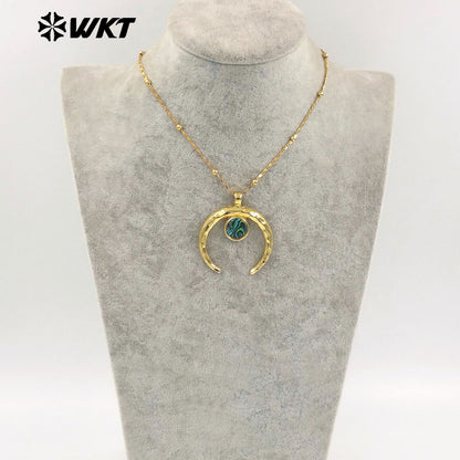 WT-JN275 Wholesale New Big Brass Gold Plated Natural Abalone Shell Crescent Horn Necklace for Women Jewelry