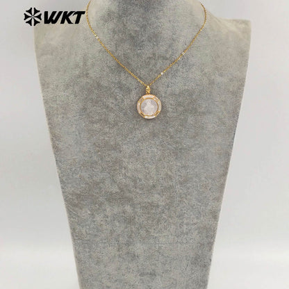 WT-JN357 Newest Gold Plated MOP Shell Hand Carved Religious Style Pattern Round Pendant Necklace For Girls Causal Matching