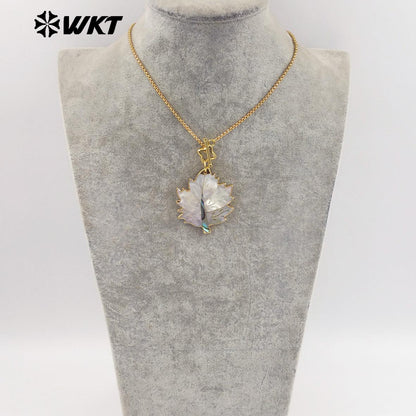 WT-JN354 Charming Exquisite Gold Plated Chain With Star Clasp And Natural Shell Maple Leaf Pendant Necklace As Anniversary Gift