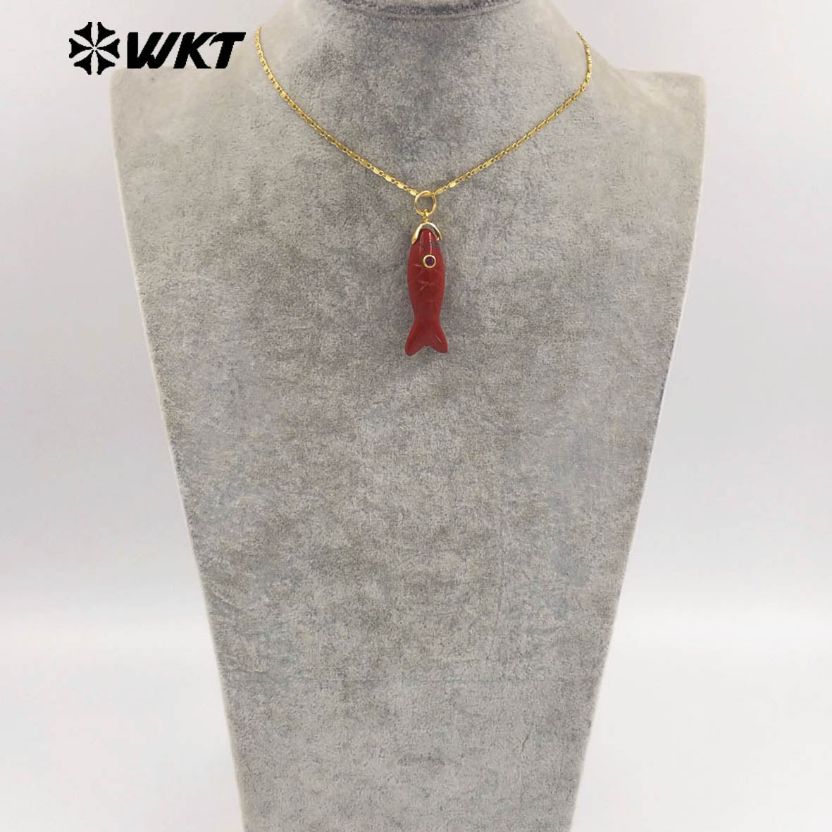 WT-N1512 Delicate Metal Thin Chain And Natural Gemstones Little Fish Shape Pendant Necklaces As Girls Elegant Accessories