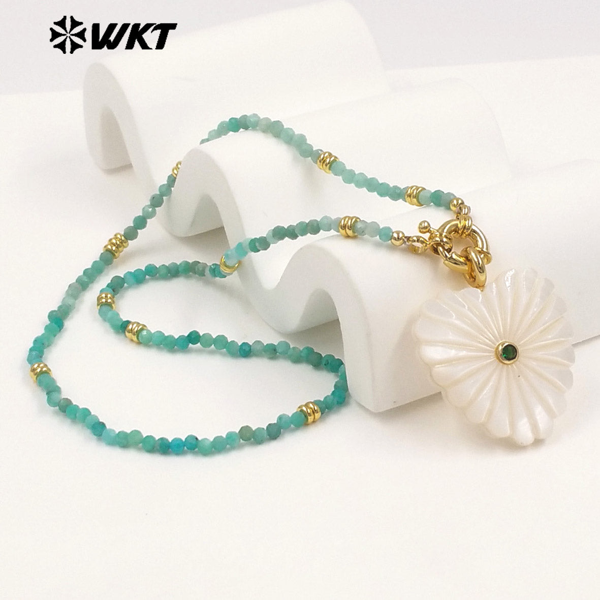 WT-JN404 Popular Fashion Style Natural Gemstone Beads Chain With White Shell Heart Pendants Necklaces For Girls Wearing