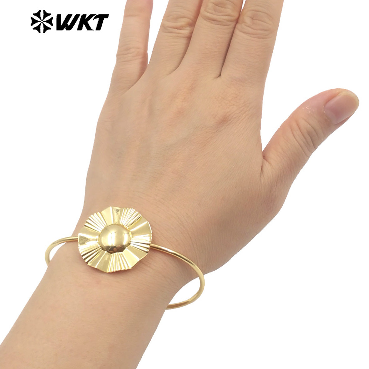 WT-B686 Wholesale New Innovations Natural Yellow Brass 18K Gold Plated Irregular Big Flower Bracelet for Women Fashion Jewelry