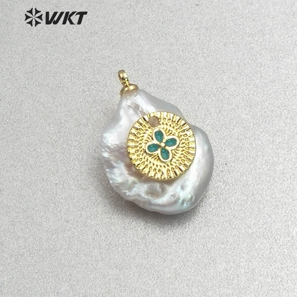 MP132 Wholesale Popular Moon Pendant Pearl with Cz Micro Pave Lady Fashion Irregular Shape Jewelry Freshwater Pearl Pendant