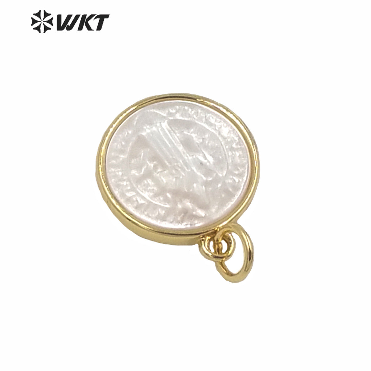 WT-MP172 WKT Super Hot Hand Make Carved Gold Bezel Setting Christian Pendant Popular White Mop Shell Gold Jesus Pendant