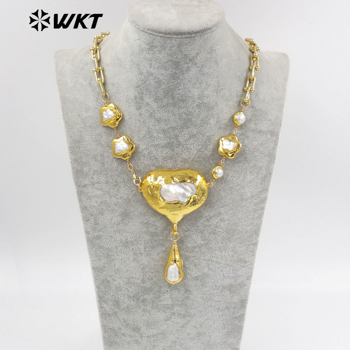 WT-JN241 Wholesale Vintage Trendy Baroque Pearl 18k Chain Gold Plated Exquisite High Quality Pendant Necklace
