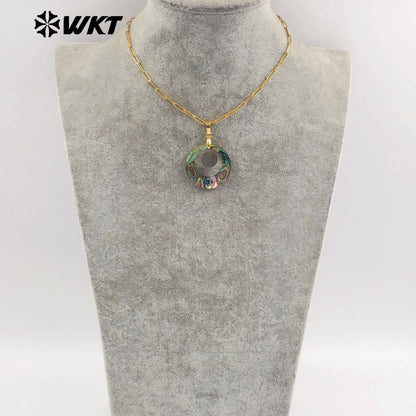 WT-JN350 Vintages Gold Electroplated Rectangle Chain With Natural Abalone Shell Round Hollow Pendant Ladies Necklace Jewelry