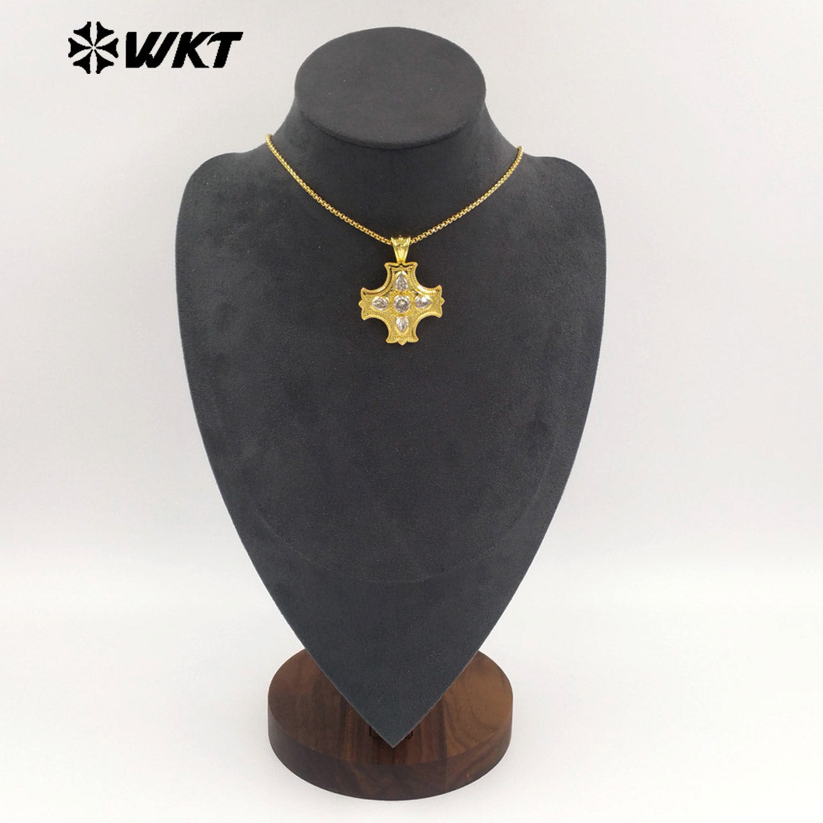 WT-JFN66 Popular Trendy Gold Plated Yellow Brass And Zircon Cross Shape Pendants Necklace For Lady Party Decorative Jewelry
