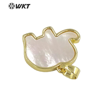 WT-JP323 Wholesale Fashion Lovely Mother of Pearl Shell Carved Small Elephant Pendants Gold Bezel Lovely Animal Pendants