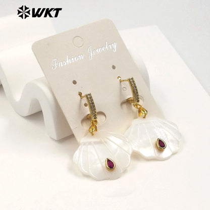 WT-MPE180 Women Fashion Simple Design Waterdrop Shape Zircon And Natural Shell Pendant Earrings As Daily Decorative Jewelry