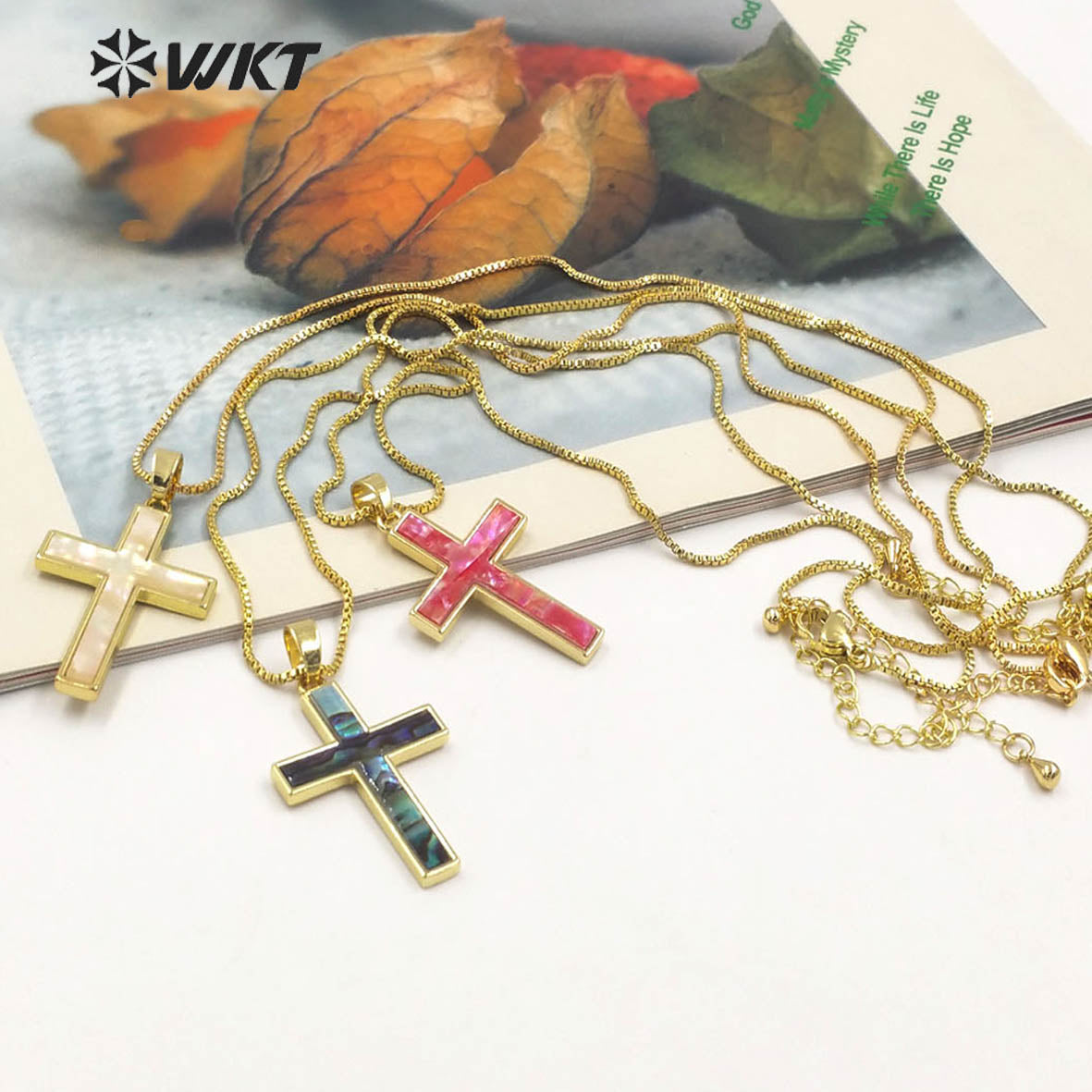 WT-JN277 Wholesale Amazing Christian Natural Shell Cross Pendant Necklace Gold Bezel Setting Unisex Jewelry