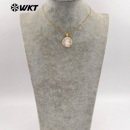 WT-JN364 Wholesale Gold Plated Natural Shell With Zircon Round Religious Style Pattern Pendant Necklace For Lady Jewelry