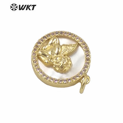 WT-MP161 Wholesale New Gold Electroplated Small Round Coin Angel Pendant Women Fashion Cubic Zircon Setting Angel Pendant Jewel