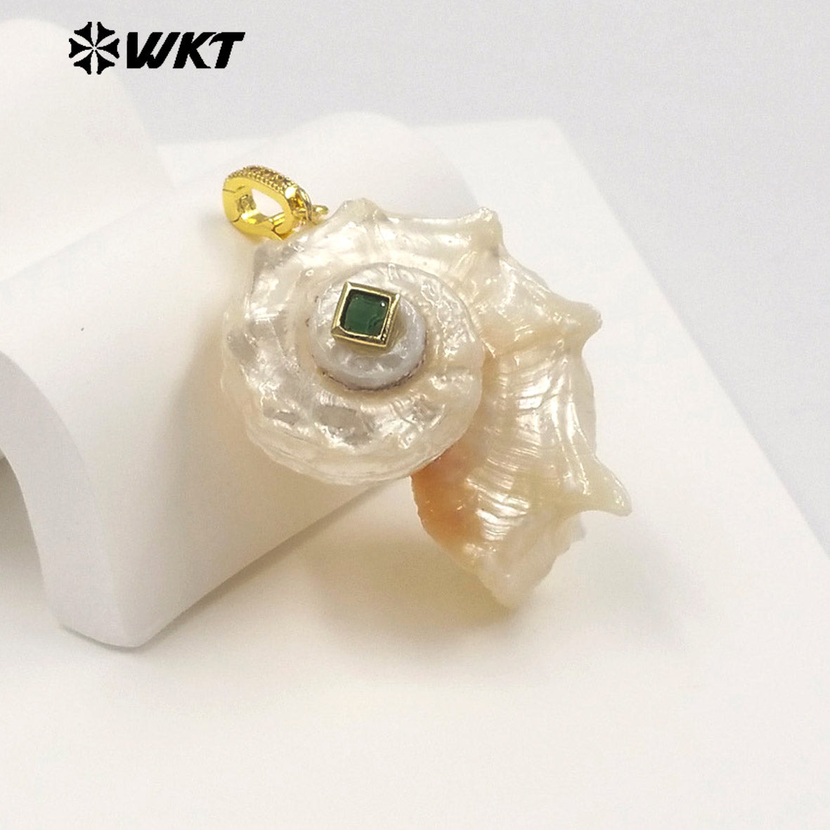WT-JP475 New Arrival Vintage Style Zircon And Natural Trumpet Gold Pendants For Women Earrings Necklace Jewelry Making