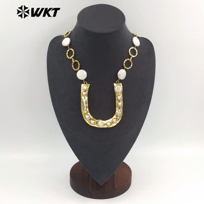 WT-JN368 Luxury Gold Plated Natural Freshwater Pearl Chain And U Shape Big Pendant Necklace For Girls Anniversary Present