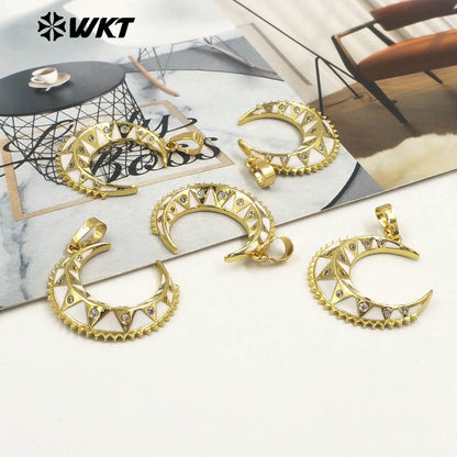 WT-MP306 the Most Popular Vehico Style Rivet Zircon Big Crescent Horn Pendants