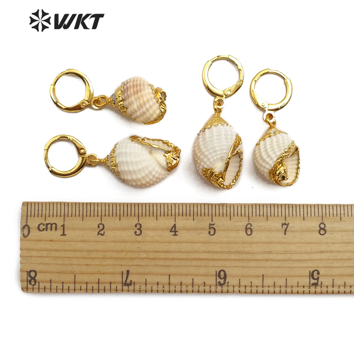 WT-E568 Natural Trumpet Shell Earring With Gold Trim Earring Round Gold Electroplated Hook Seashell Fashion Jewelry for Women
