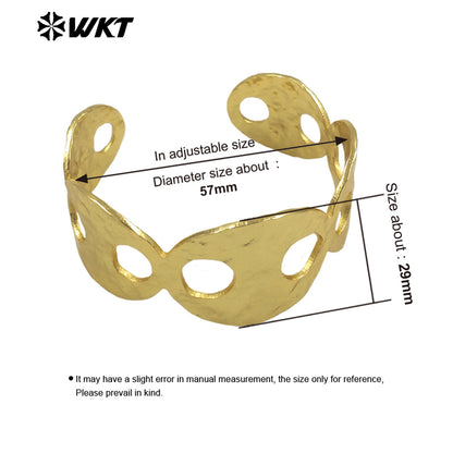 WT-B697 Gorgeous Trendy Popular 18K Gold Plated Pig Nose Shape Open Cuff Metal Bangle in Adjustable