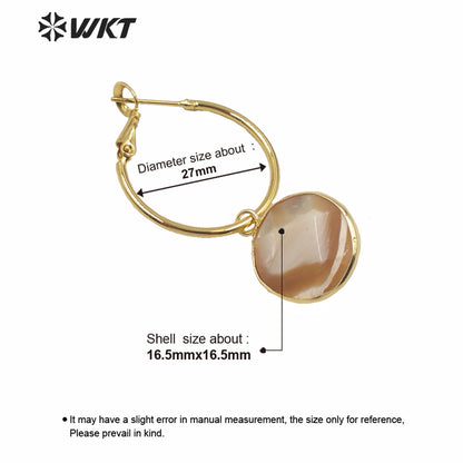 WT-MPE035 Fashion Gold Electroplated Round Shell Charm Earrings Women Round Faceted Shell Hoop Earrings for Wedding Earrings