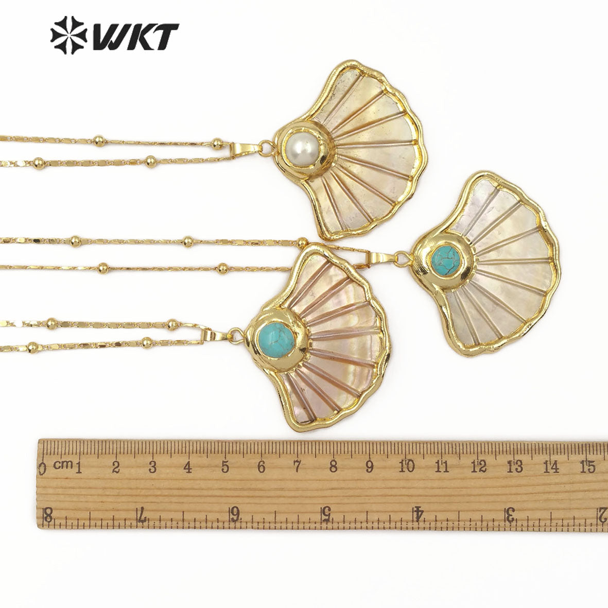 WT-JN067 Light-colored Shell Fan-shaped Top with Pearl Pendant or Turquoise Pendant Embellishment of Gold-plated Necklace