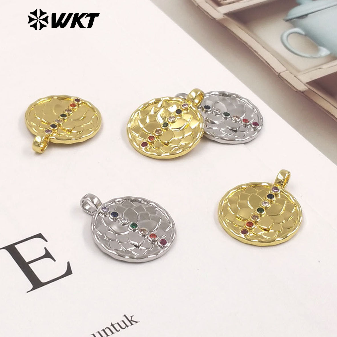 WT-MP329 New Arrival Silver Gold Plated Yellow Brass And Colorful Zircon Round Pendants For Fashion Unique Jewelry Design
