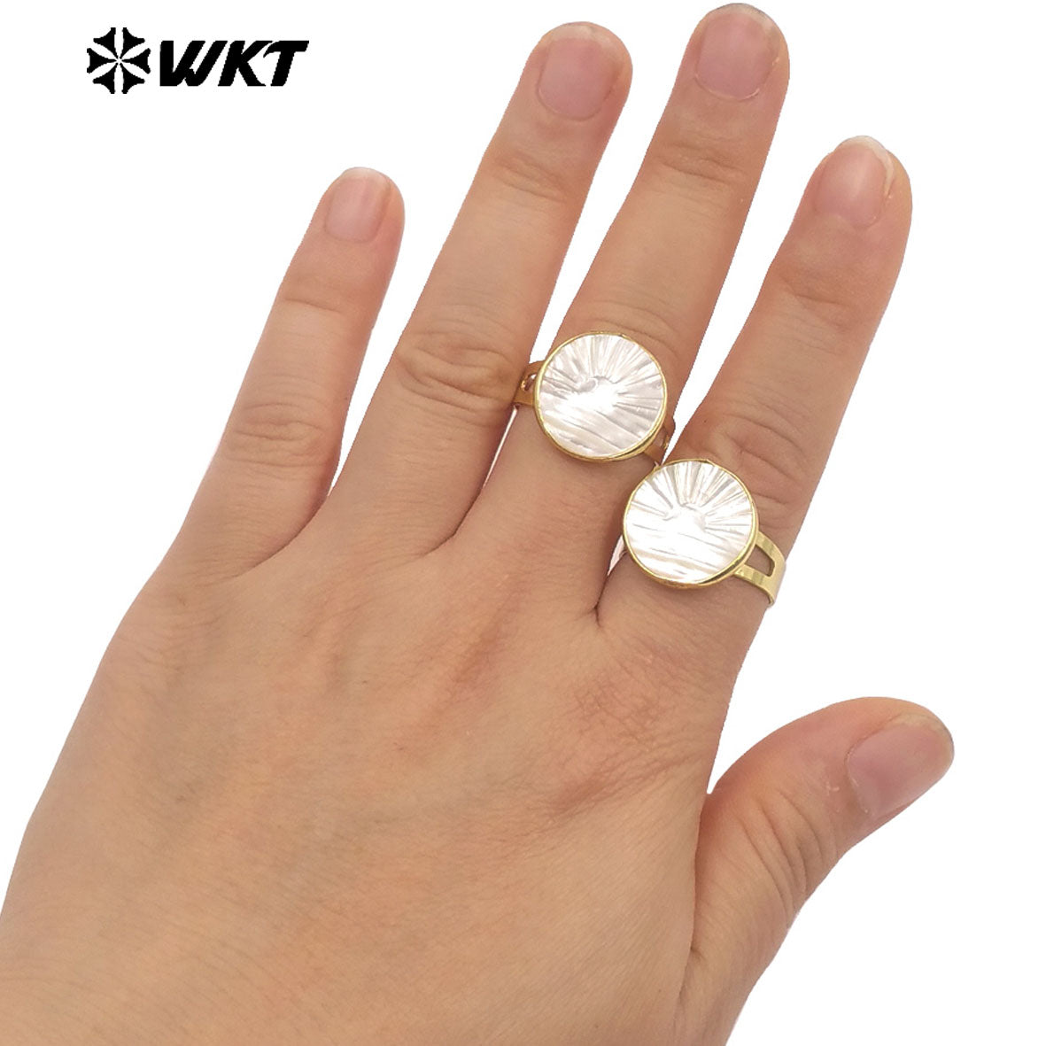 WT-MPR171 Newest Simple Style Wholesale Gold Plated Mother Of Pearl Shell Round Ring For Female Daily Wearing Accessory