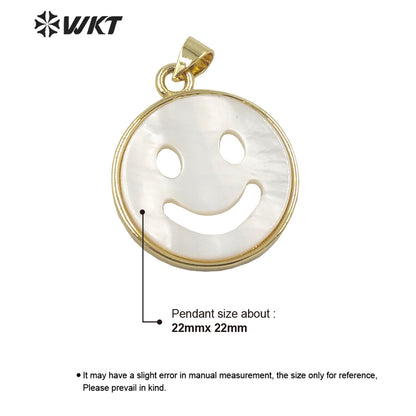 WT-JP288 WKT Dainty Small Smile Medal Pendant Natural Mother Pearl Round Face Pendant Necklace Fashion Jewelry for Girl