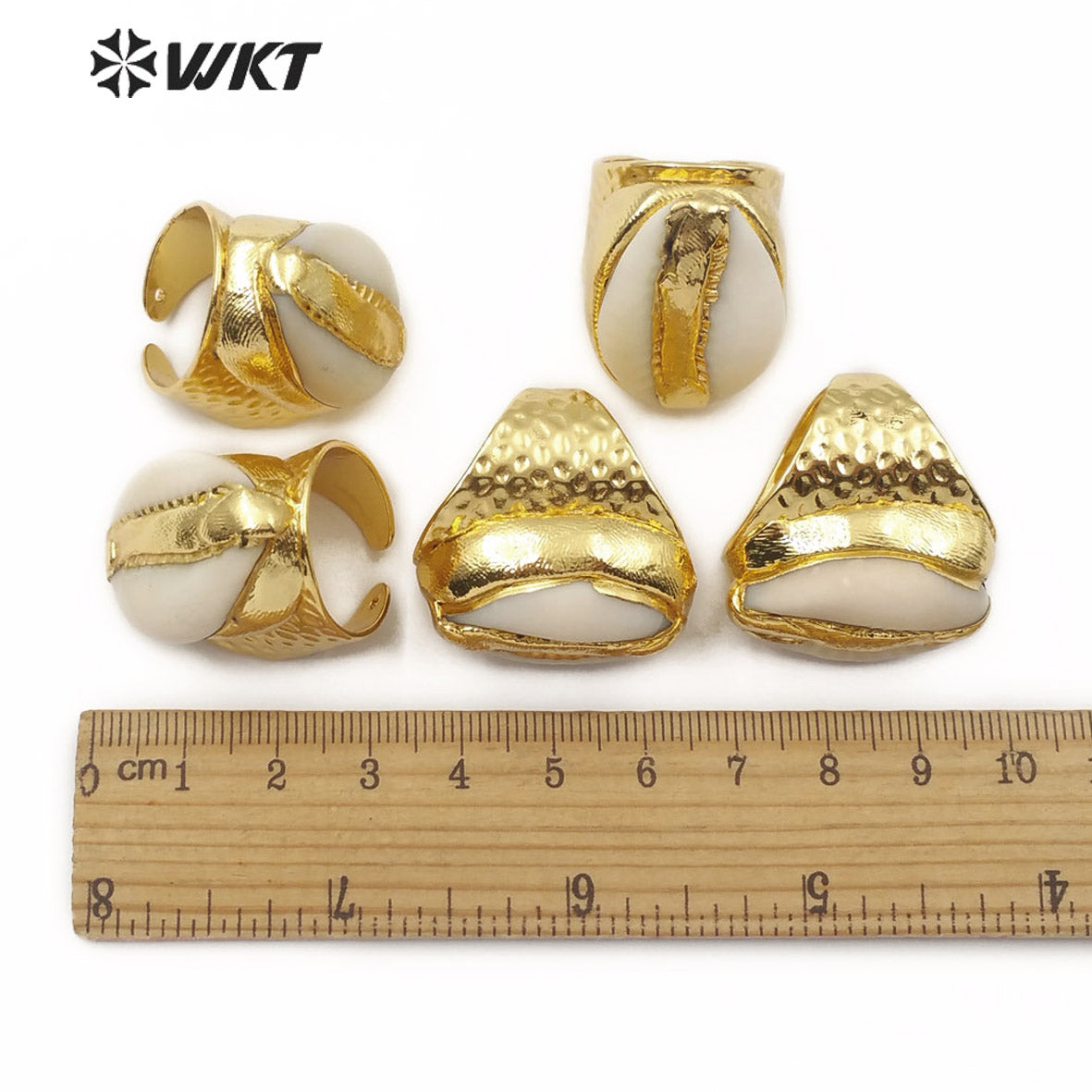 WT-R333 Wholesale Bohemian Style Cowrie Ring for Women Jewelry in 18K Gold Plated Adjustable Natural Cowrie Shell Ring