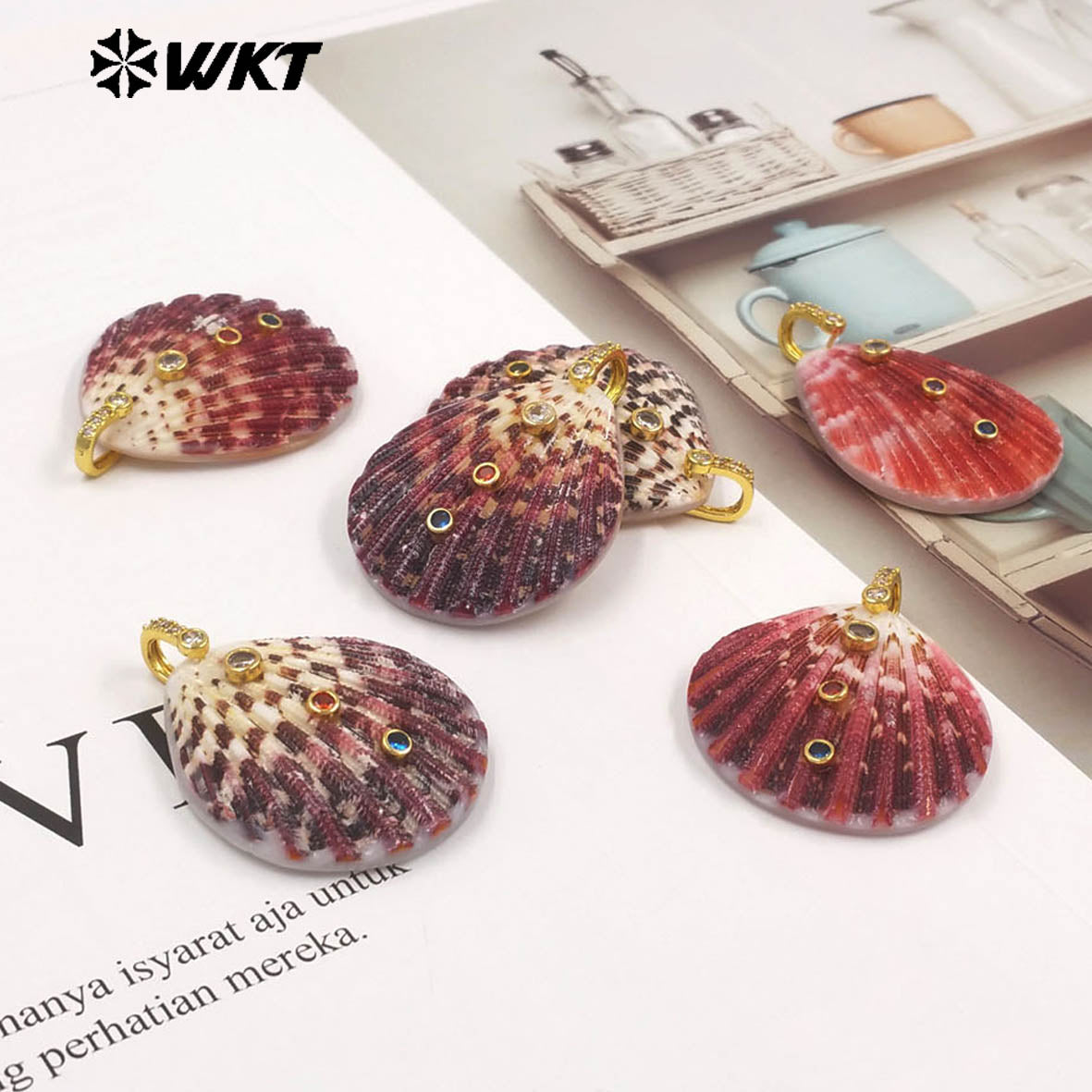 WT-JP527 Good Quality Beautiful Natural Scallop Shell And Colorful Zircon Gold Pendants As Lady Unique Earrings Accessory
