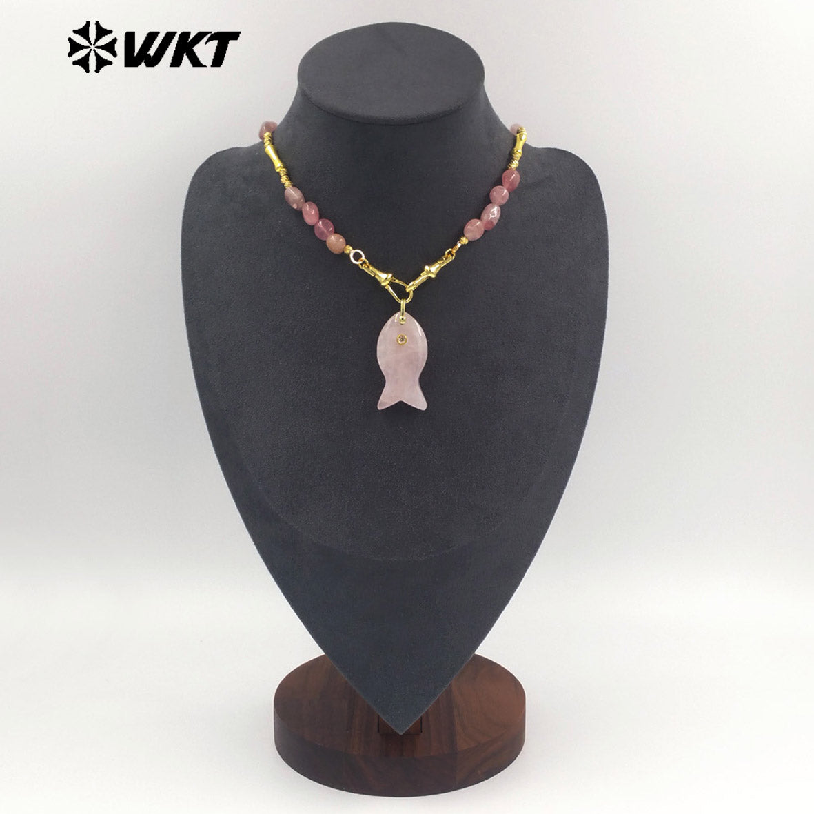 WT-N1522 Wonderful Stone Beads Splicing Metal Gold Chain With Natural Gemstones Fish Shape Pendant Necklaces For Women Gift