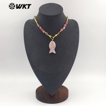 WT-N1522 Wonderful Stone Beads Splicing Metal Gold Chain With Natural Gemstones Fish Shape Pendant Necklaces For Women Gift
