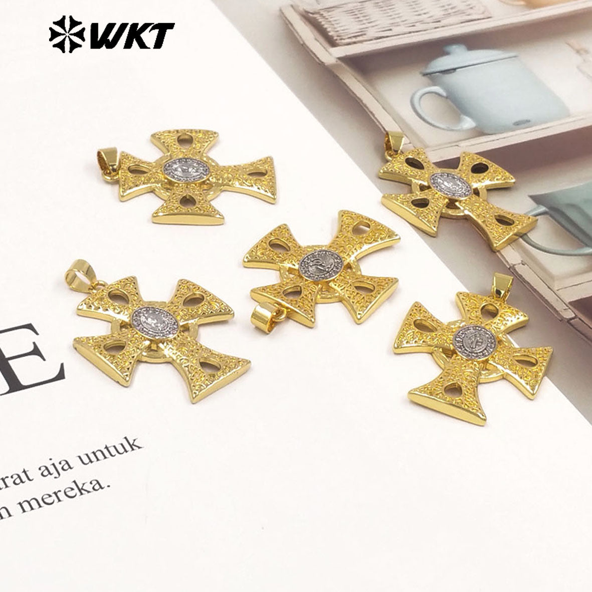 WT-MP331 Newest High Quality Gold Plated Yellow Brass Cross Shap Pendant For Women Religious Style Necklace DIY Making