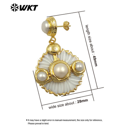WT-MPE147 Wholesale Gold Plated Women Earrings With Round Shell Handmade Carved and Pearl Beautiful Fashion Style Jewelry