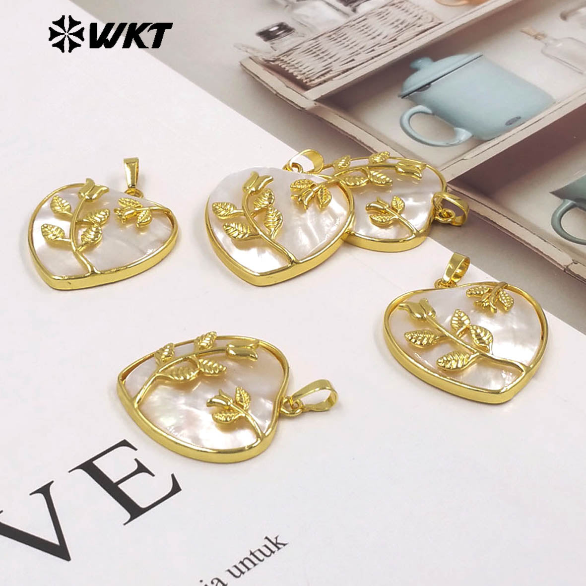 WT-JP516 Delicate White Shell And Gold Plated Leaves Heart Shape Pendant For Female Fashion Jewelry Decorative Findings