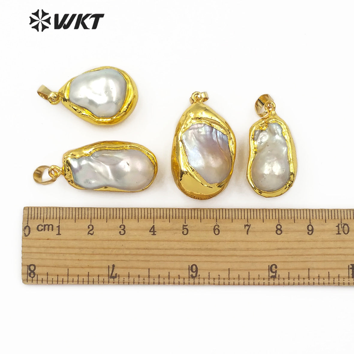 WT-JP103 Wholesale Jewelry Natural Pearl Shape Specific Each Different Half of the 18K Gold-plated Wrapped Pearl Pendant）