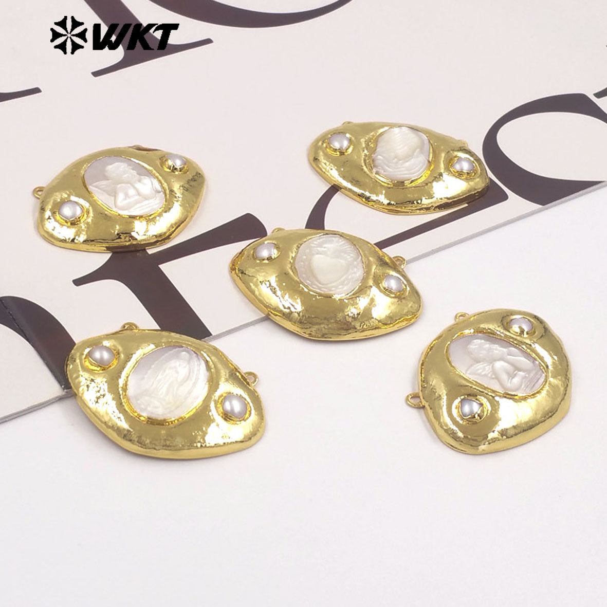 WT-PC020 Newest Gold Electroplated Mother Of Pearl Religious Patterns Charms Connector With Double Hoops For Necklace Handmade