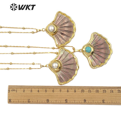 WT-JN065 Wholesale Dark Shell Scalloped Top with Pearl Pendant or Turquoise Pendant of Gold-plated Embellishment Shell Necklace