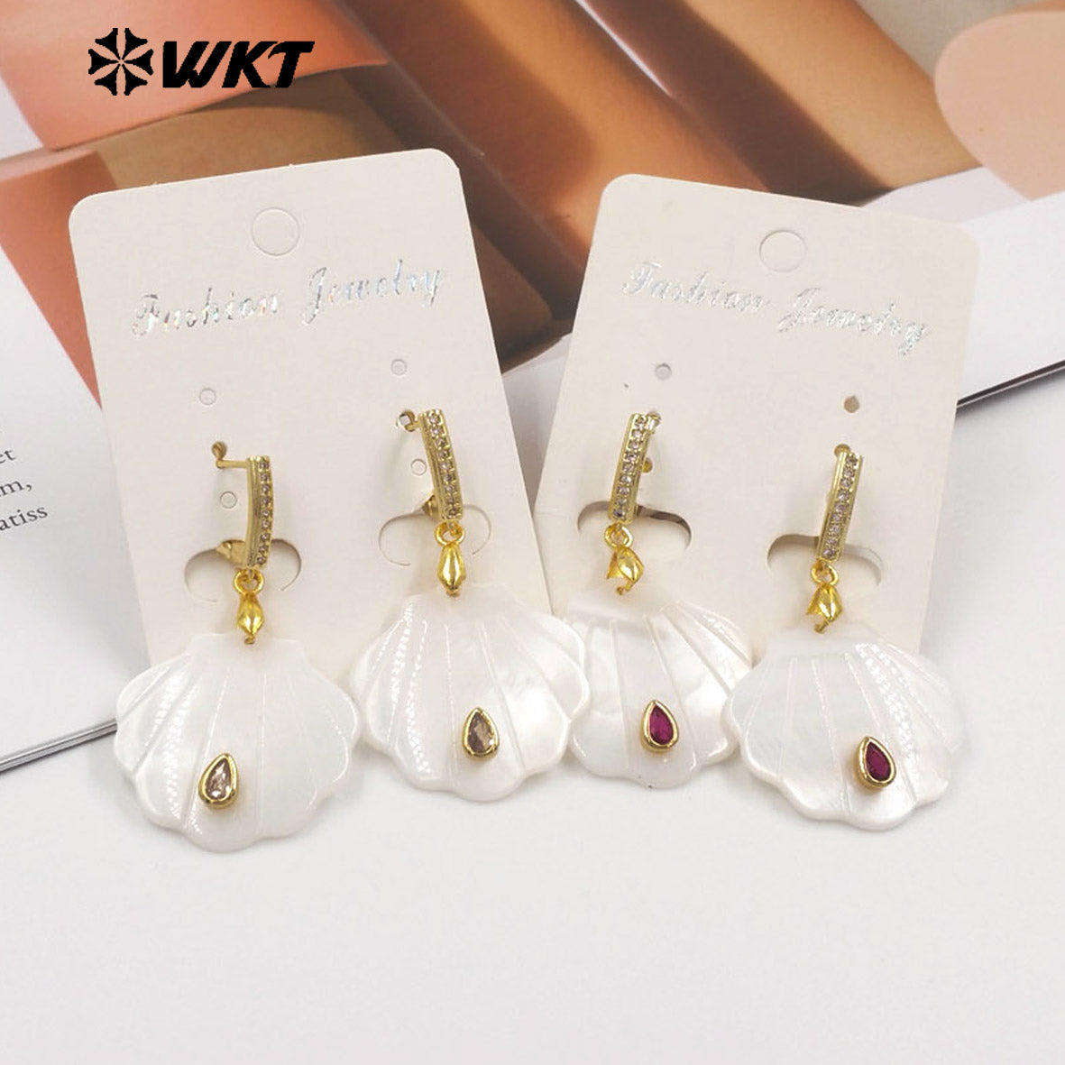 WT-MPE180 Women Fashion Simple Design Waterdrop Shape Zircon And Natural Shell Pendant Earrings As Daily Decorative Jewelry