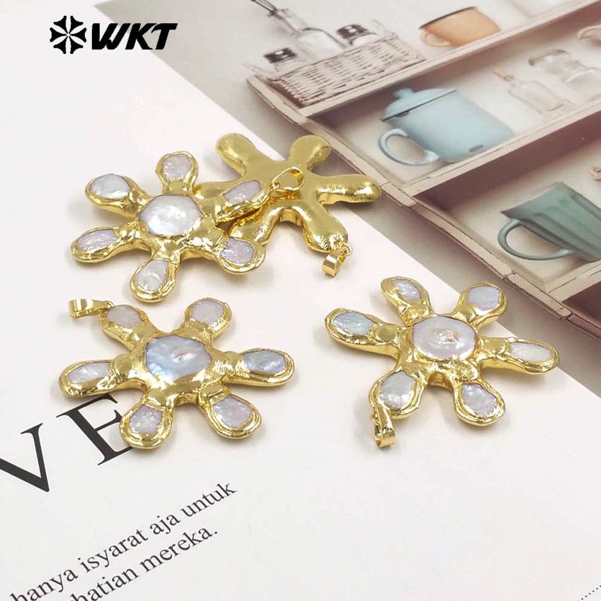 WT-JP510 Luxury Vintage Style Gold Electroplated Multi Natural Freshwater Pearls Flower Shape Pendant For Lady DIY Necklace
