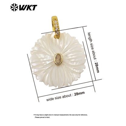 WT-JP481 Classic Design Colorful Zircon And White Shell Hand Carved Round Gold Pendant For Necklace Jewelry Making Accessory
